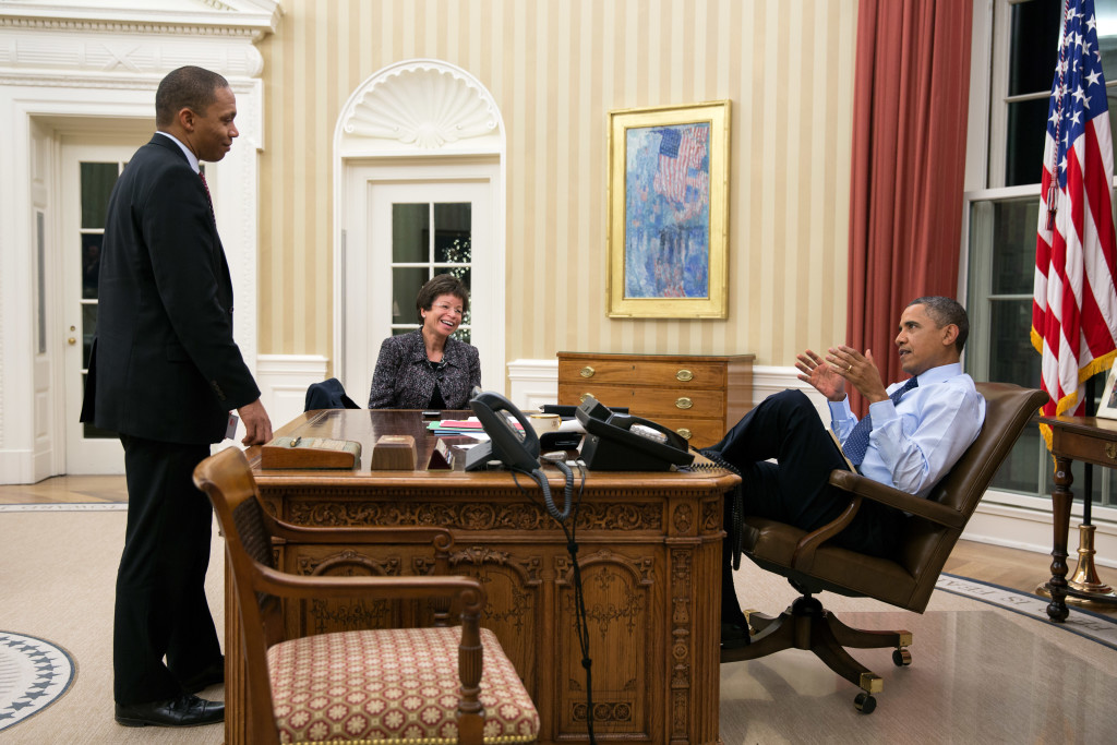 Президент США Барак Обама на работе.