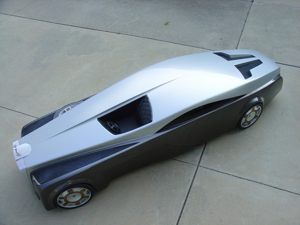 Открытый Rolls-Royce Apparition