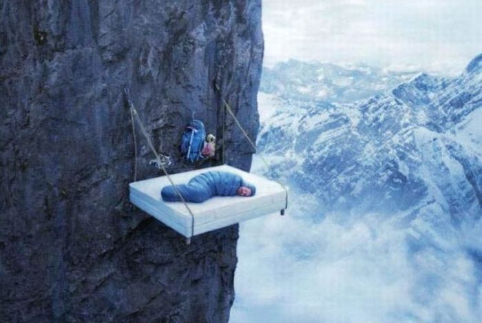 Как спят альпинисты, страшные фото.