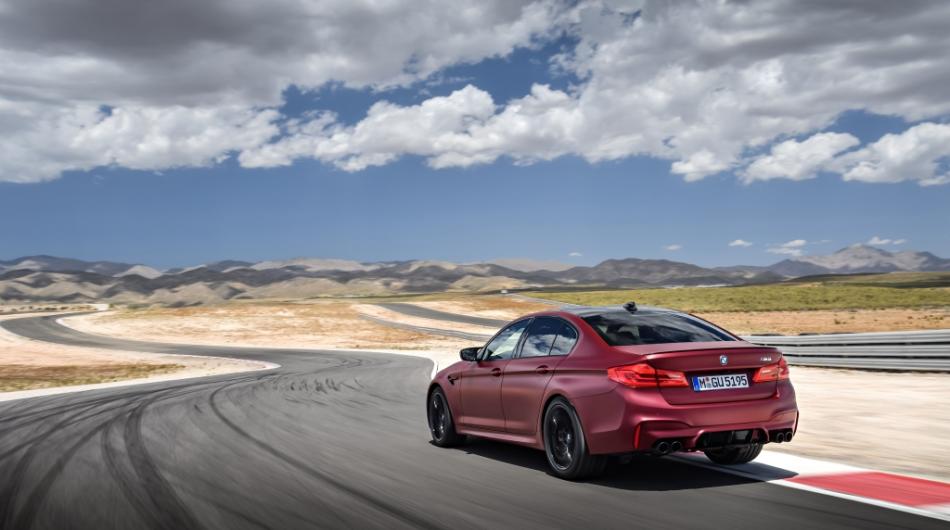 Серийная BMW M5