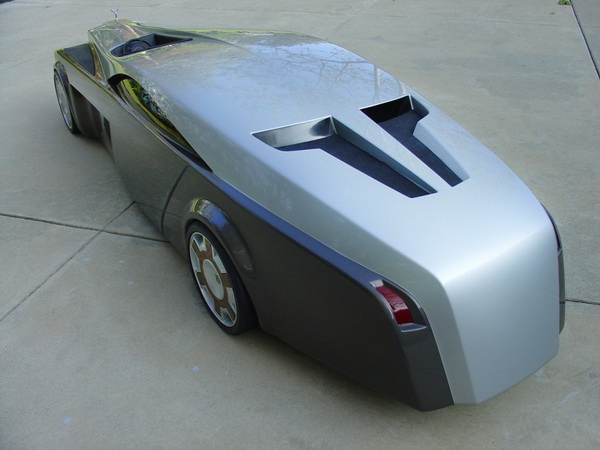 Открытый Rolls-Royce Apparition