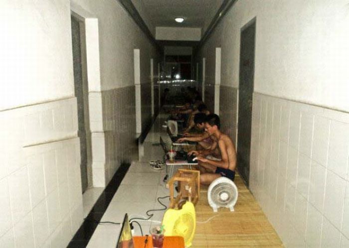 Жара в китайском общежитии.