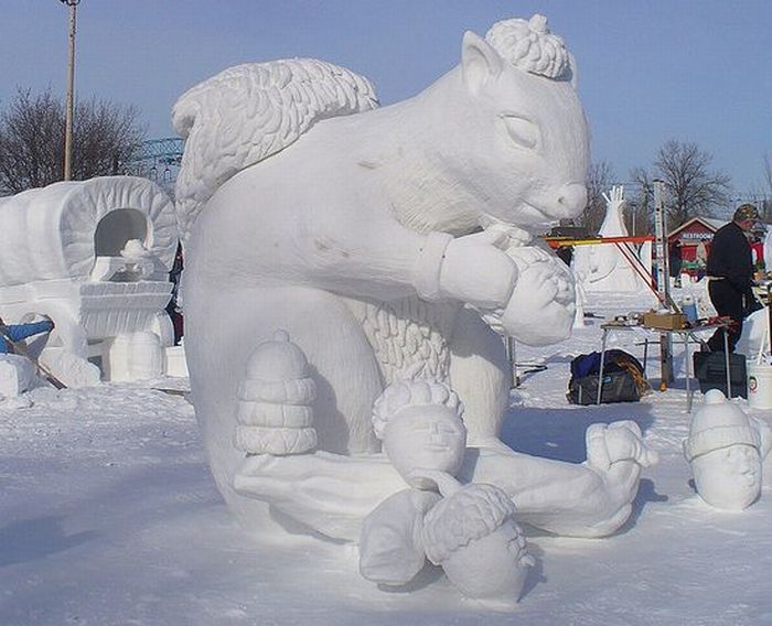 Потрясающие скульптуры из снега.