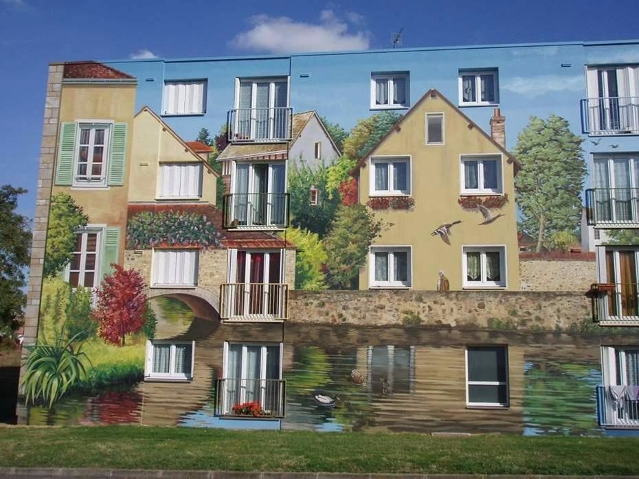 Фотографии рисунков на домах города