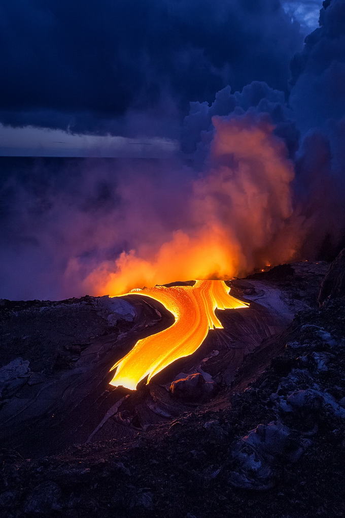Вулканы и лава фотографии