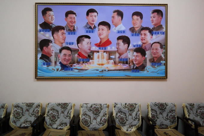 Фотографии интерьеров Северной Кореи