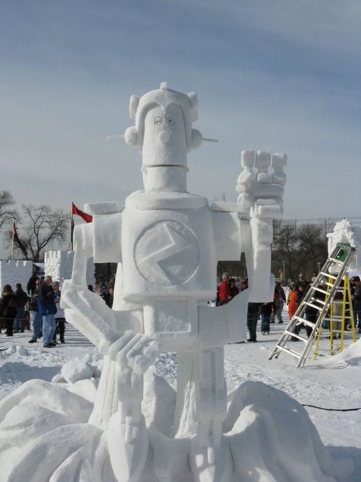 Потрясающие скульптуры из снега.