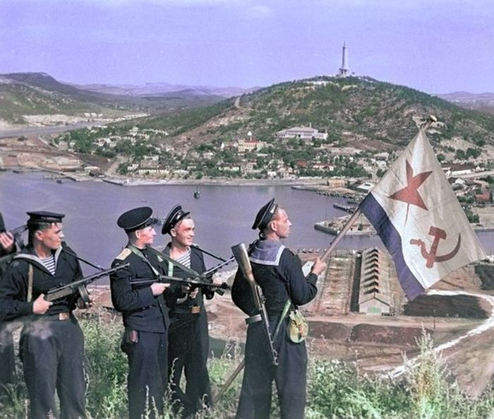 Советские солдаты, во времена Великой Отечественной войны.