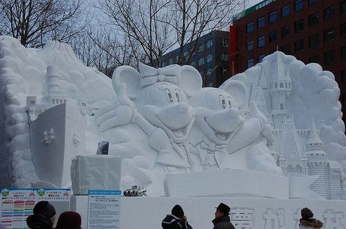 Потрясающие скульптуры из снега.