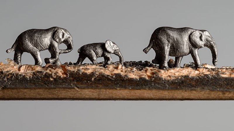 Слоны из карандашного грифеля