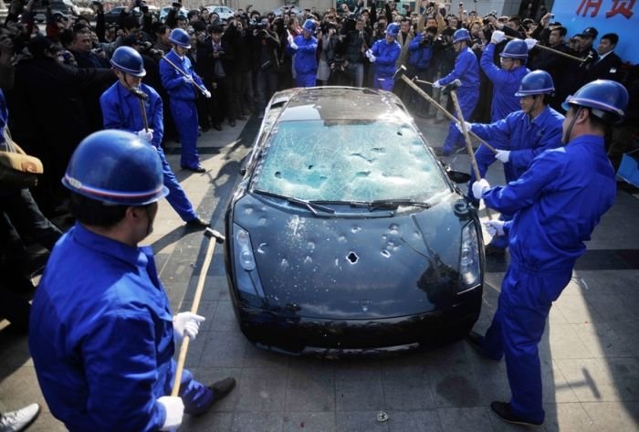 Протест против Lamborghini