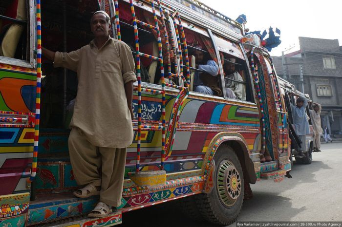 Фото автобусов в Пакистане.