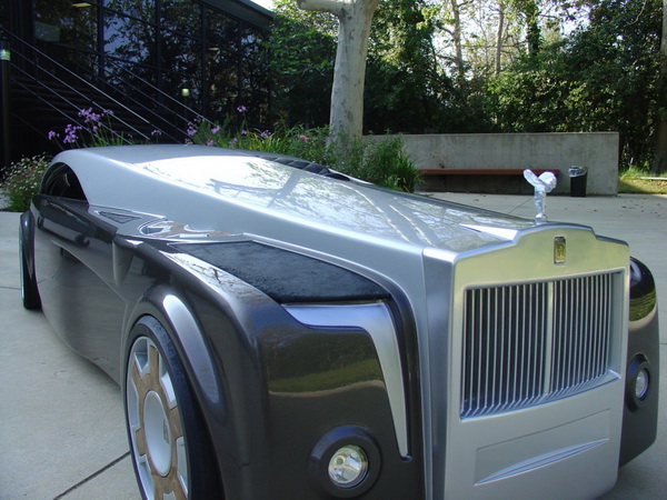 Открытый Rolls-Royce Apparition