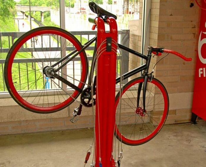 Экспресс-станция Bike Fixtation для самостоятельной починки велосипедов.