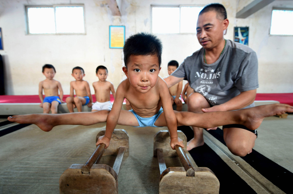 Китайские гимнасты малыши.