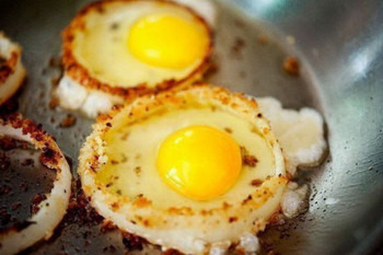В чем можно жарить яйца, фото рецепты.