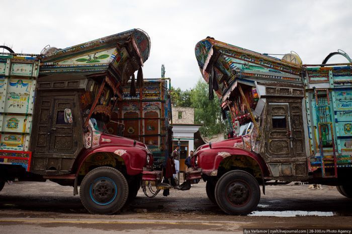 Фото автобусов в Пакистане.
