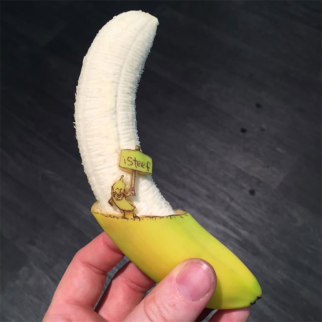 Арт из бананов