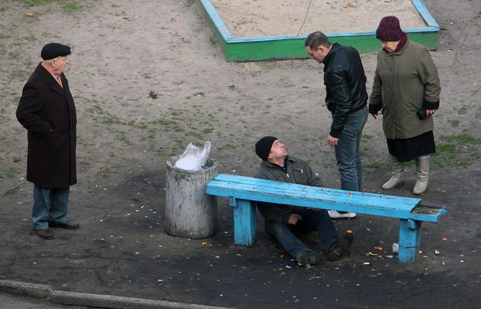 Жизнь одной скамейки.