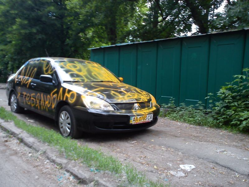 Наша Таня громко плачет