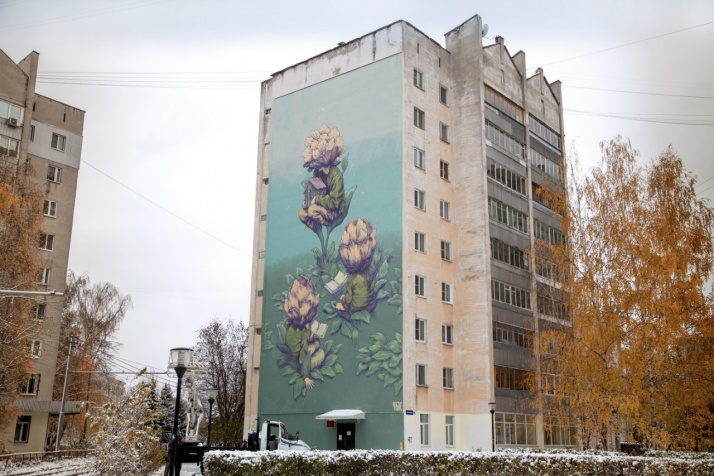 Фотографии рисунков на домах города