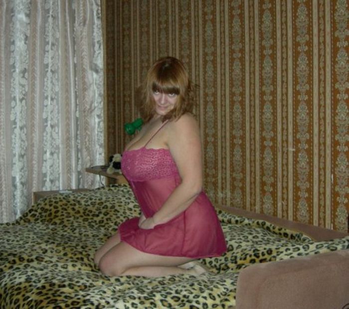Крутые пацанчики и их девчонки.