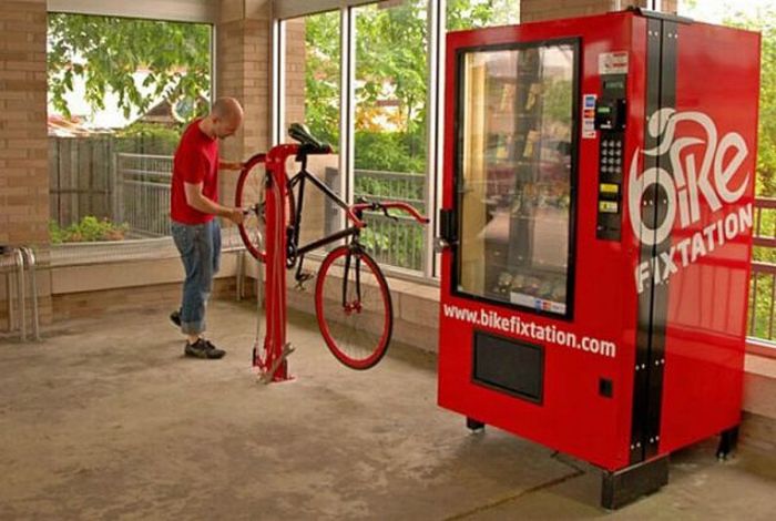 Экспресс-станция Bike Fixtation для самостоятельной починки велосипедов.