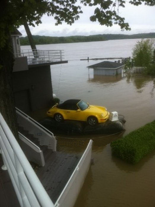 Спасение любимого Porsche от наводнения