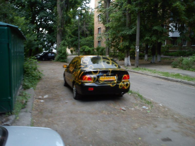Наша Таня громко плачет