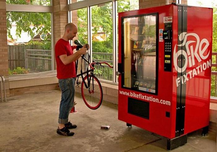 Экспресс-станция Bike Fixtation для самостоятельной починки велосипедов.