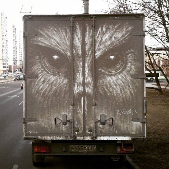 Рисунки на грязных машинах