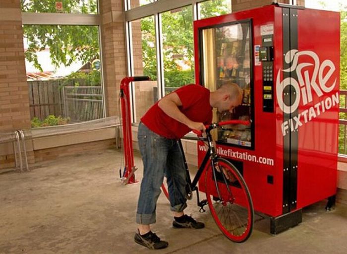 Экспресс-станция Bike Fixtation для самостоятельной починки велосипедов.