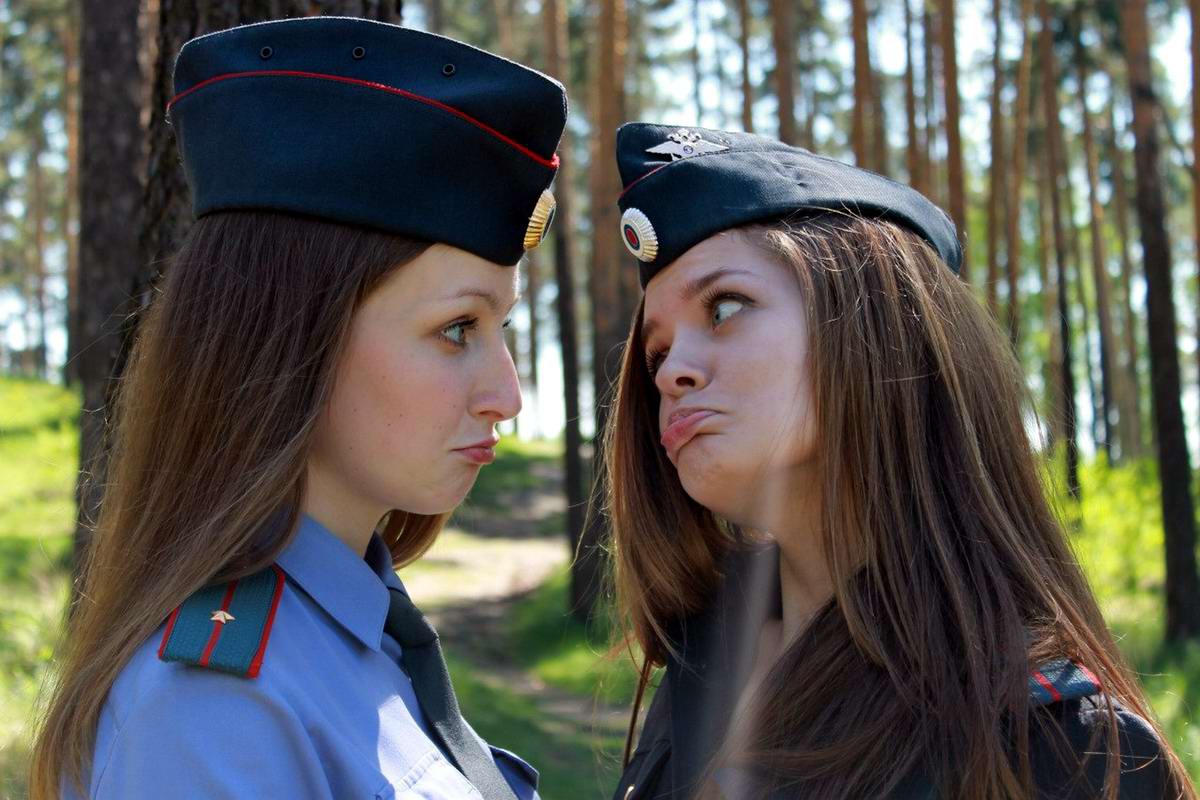 Девушки полицейские