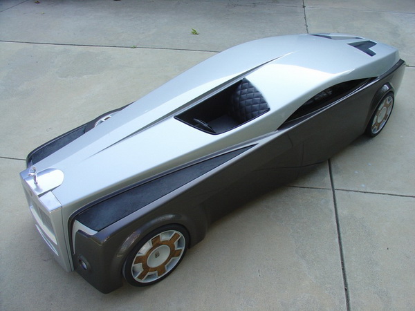 Открытый Rolls-Royce Apparition