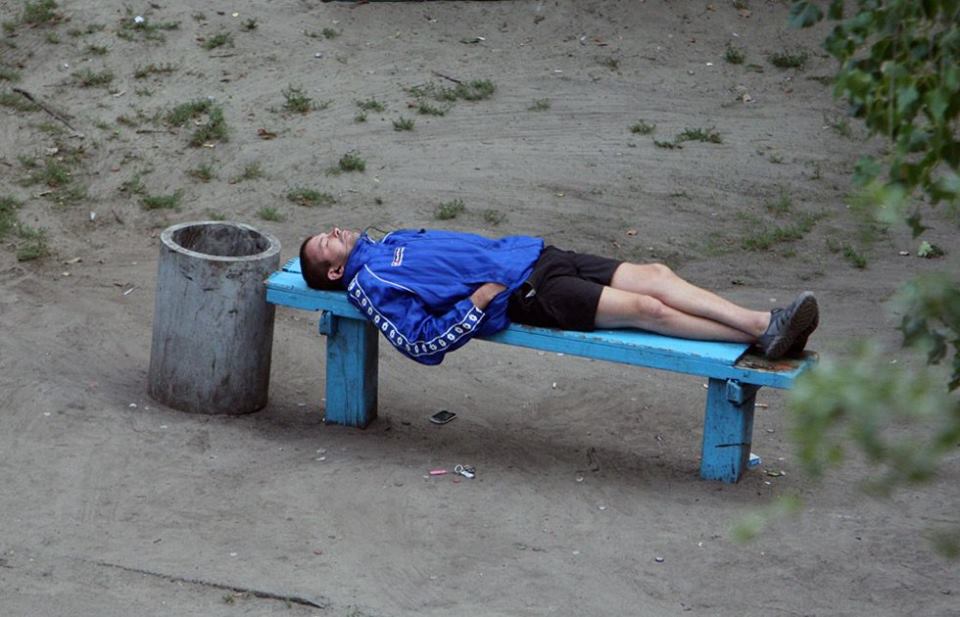 Жизнь одной скамейки.