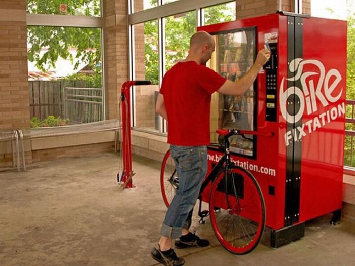 Экспресс-станция Bike Fixtation для самостоятельной починки велосипедов.
