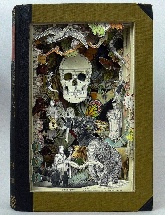 Настоящее произведения искусства из книг.