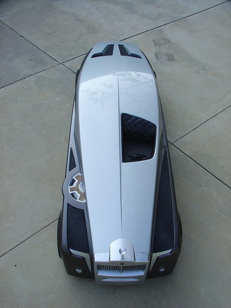 Открытый Rolls-Royce Apparition