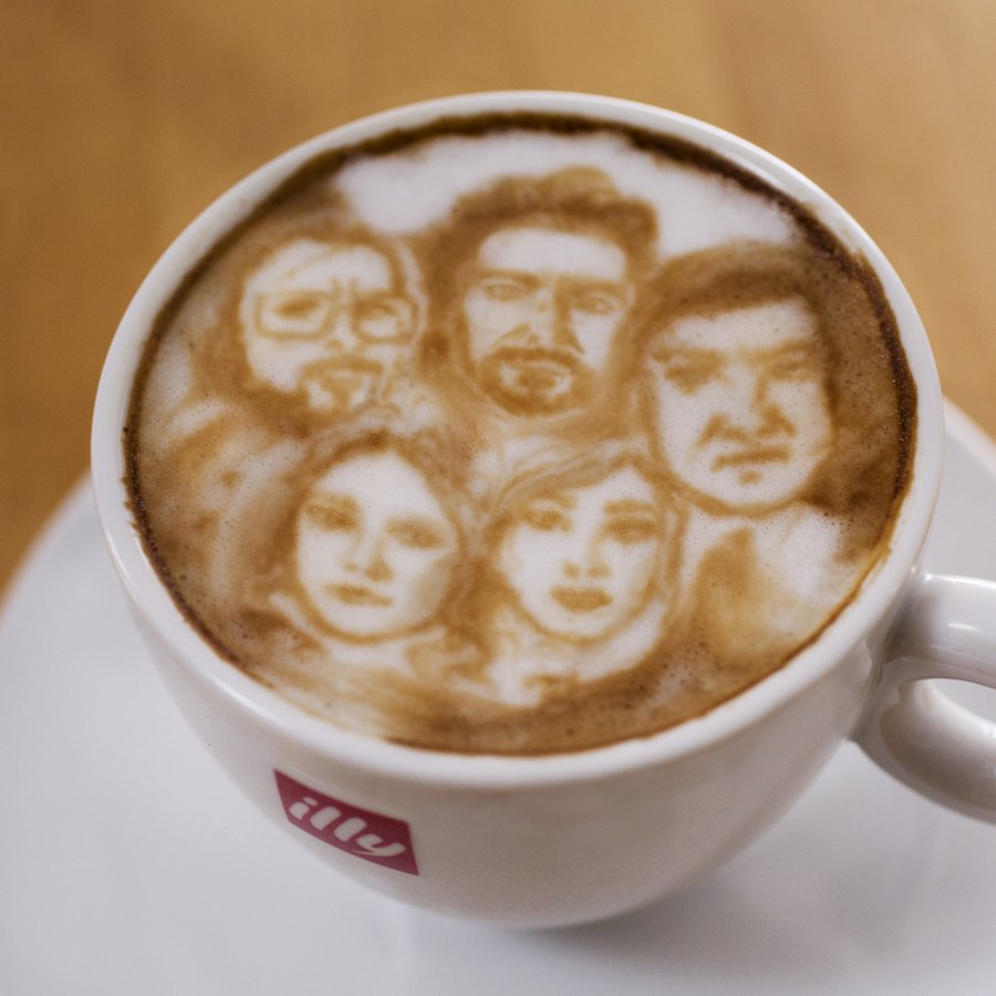 Рисунки на кофе, прикольные фото.