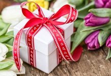 Подарок и цветы